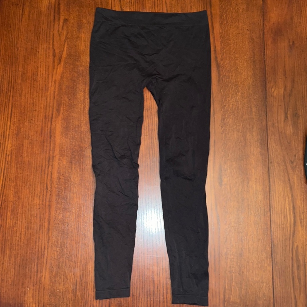 Black leggings. Size large